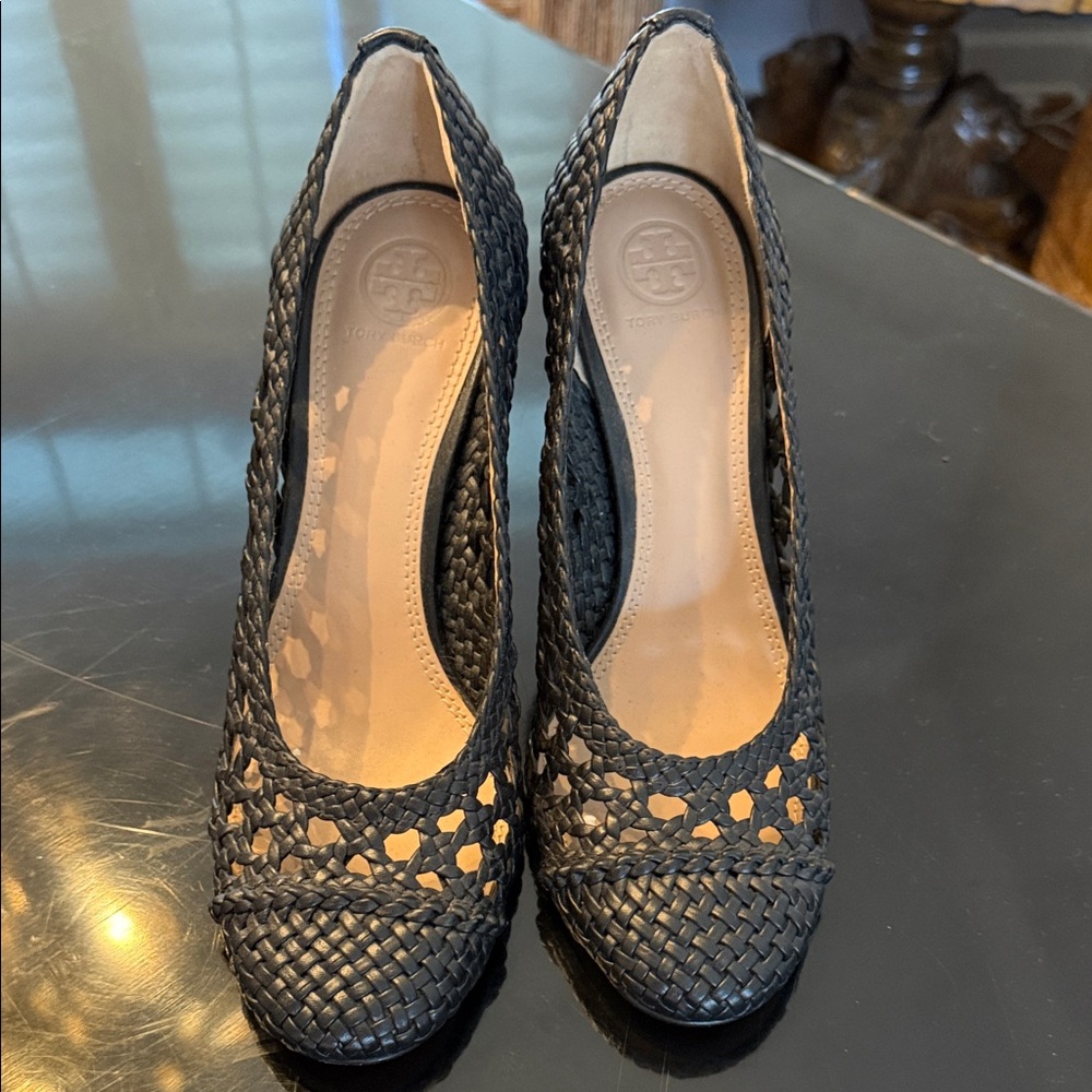 Tory Burch Black Woven Leather Pump Heel - Picture 3 of 6